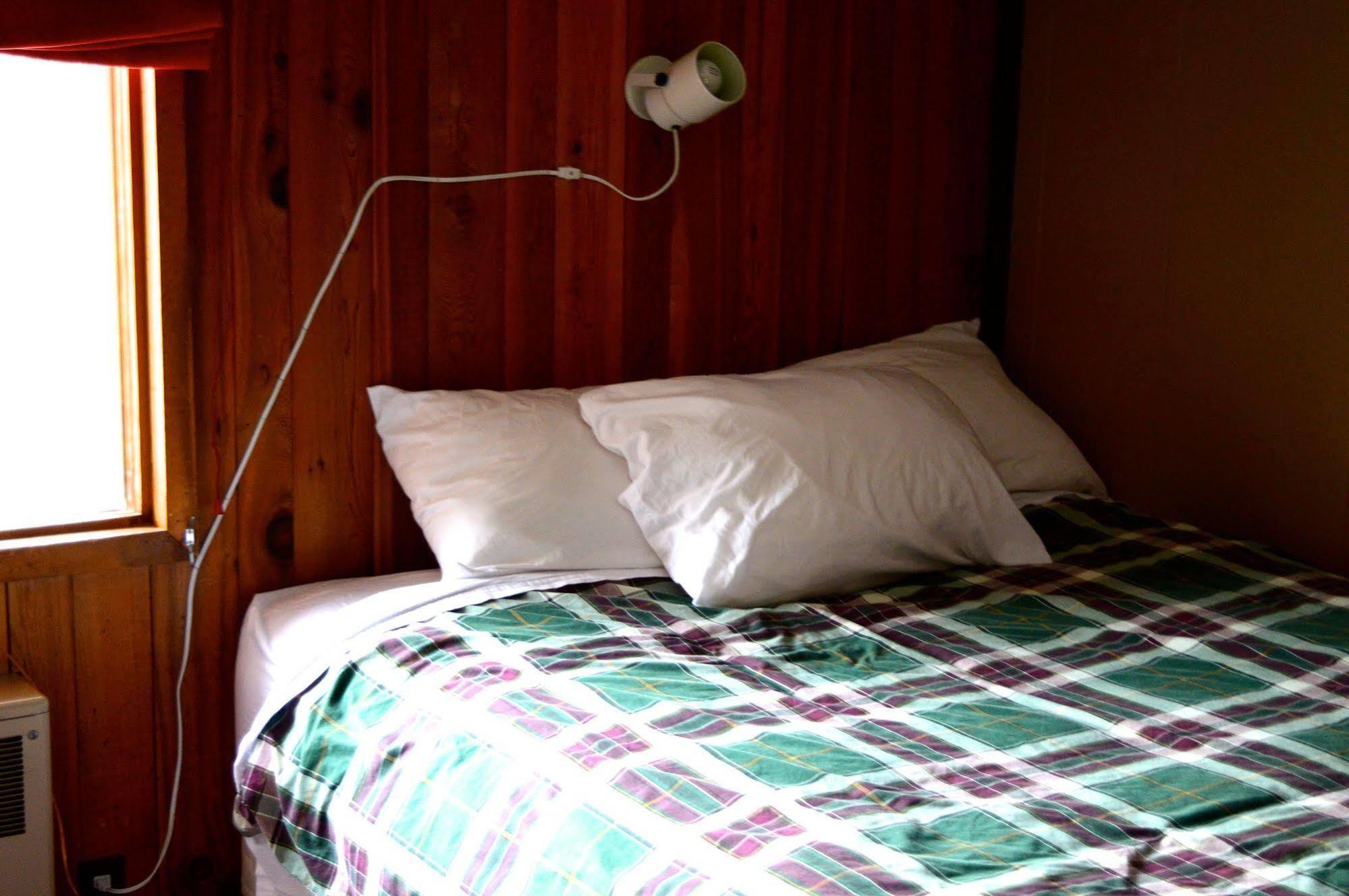 Red Shutter Inn Rossland Dış mekan fotoğraf